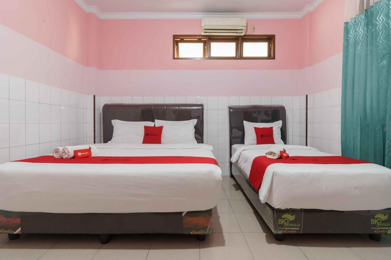 Reddoorz Plus @ Jalan Gatot Subroto Medan Sunggal Exterior foto